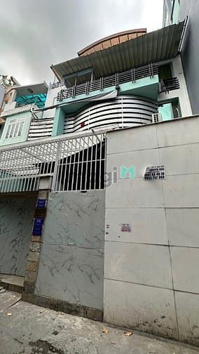 Serviced Apartment with Balcony in District 10, Ho Chi Minh City