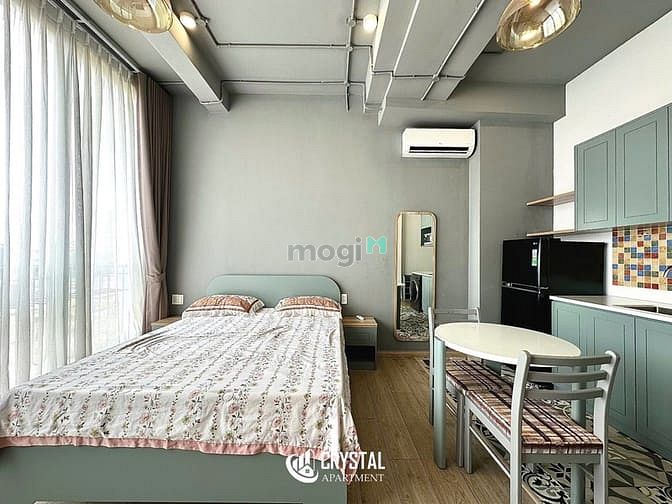 Studio Apartment with Balcony at Âu Cơ - Trần Tấn