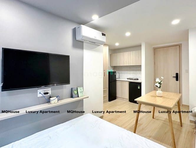 1-Bedroom Luxury Apartment in CMT8, District 3 - Modern Design