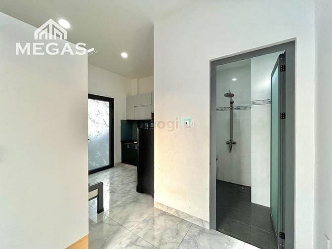 Fully Furnished Balcony Room Near Song Hanh - Truong Chinh