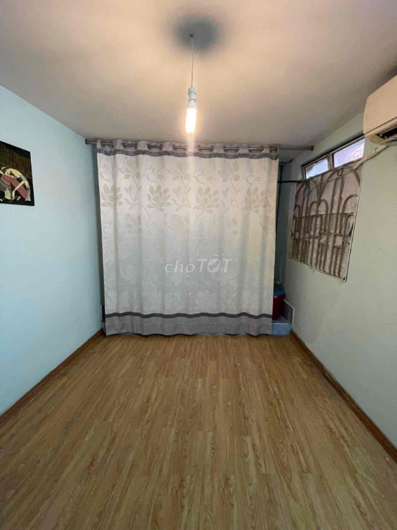 Compact Studio Near University with Convenient Location