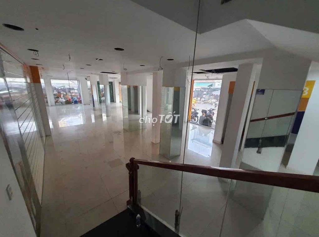 Large Commercial Space Near Hoa Binh Market