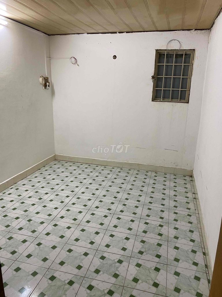 Spacious House Near Market and Schools