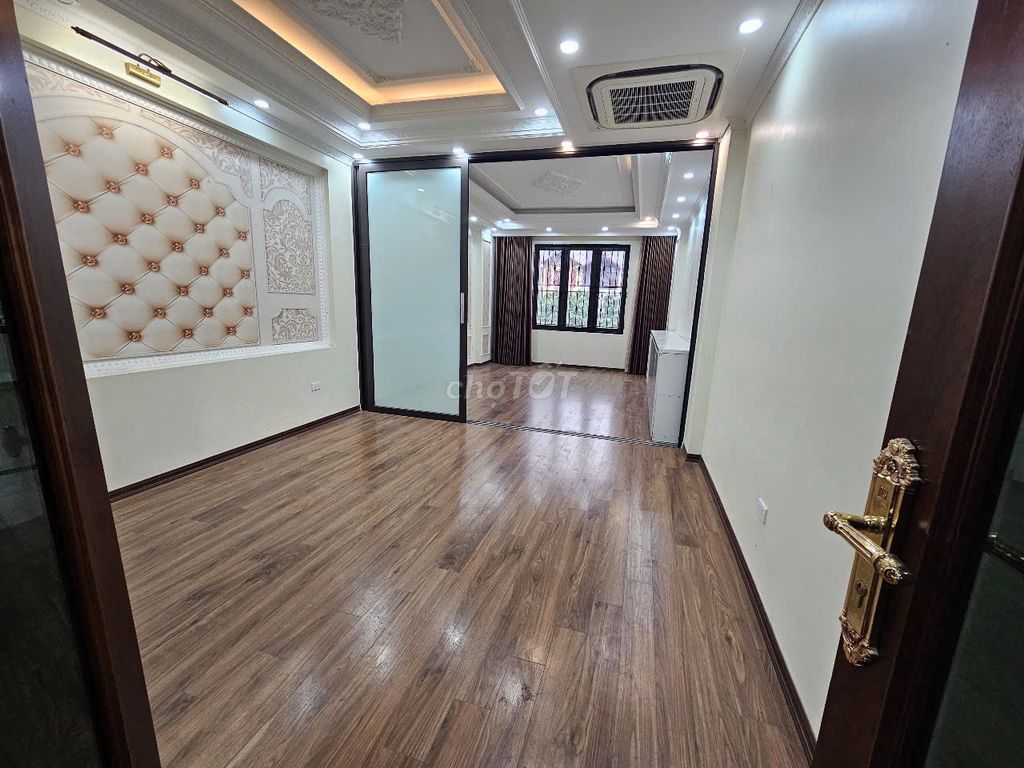 Modern 6-Floor House with Elevator, Business Space