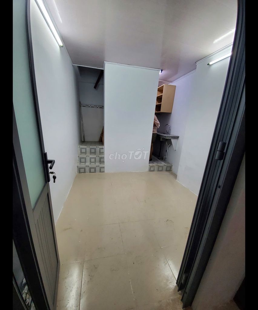 Central District Studio with Modern Kitchen