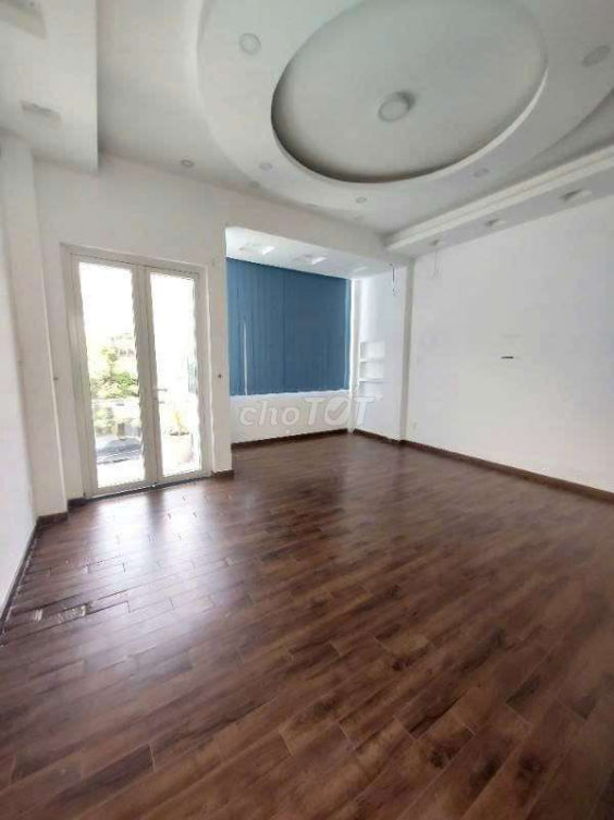 Prime Location Mặt Tiền Trần Khánh Dư Commercial Space in District 1