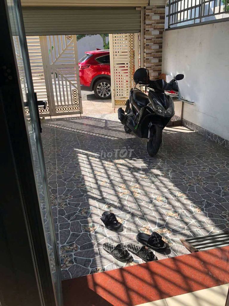 4-Bedroom House with Car Park in Tan Binh
