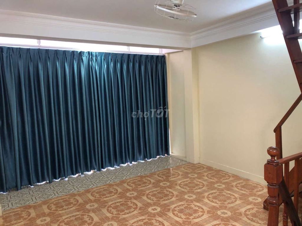 Three-Story Townhouse with Modern Stairs in Lu Gia
