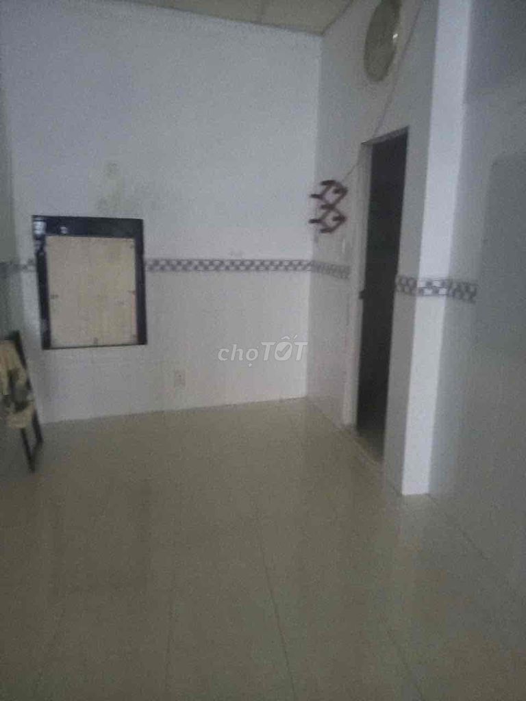 Three-Story House with 3 Bedrooms for Rent