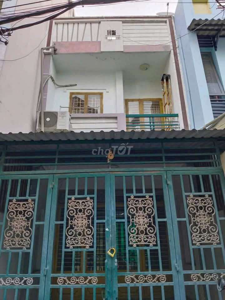 Two-Story House with 2 Bedrooms in District 12