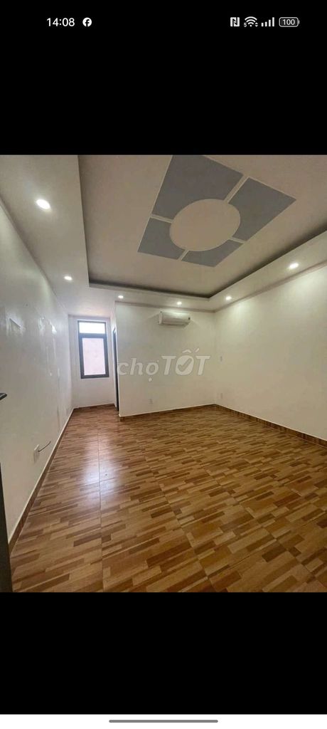 Modern 4-Bedroom Townhouse with Air Conditioning