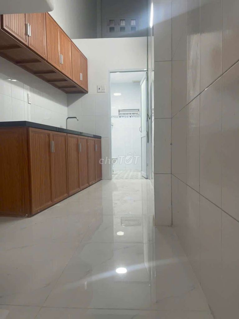 4-Floor Commercial Property on Lo Sieu Street