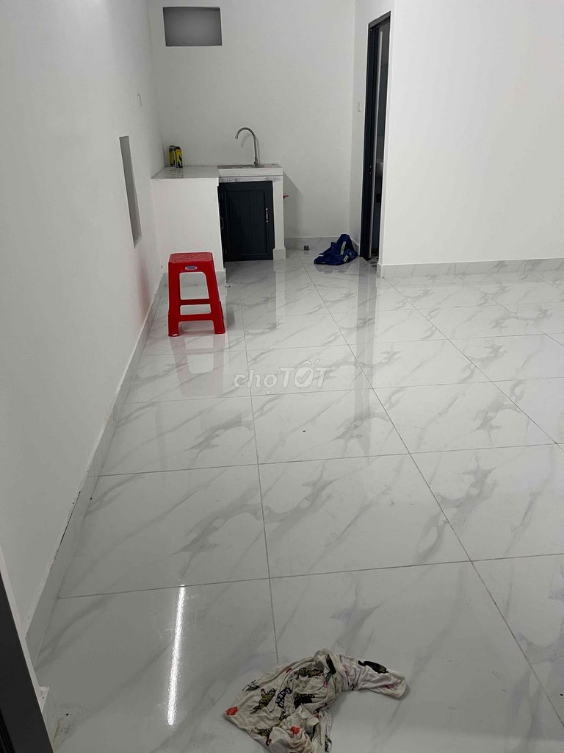 Spacious and Clean Unfurnished House with Good Ventilation