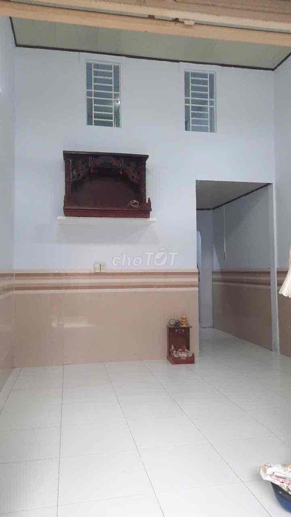 Compact Two-Level Property with Private Bathrooms