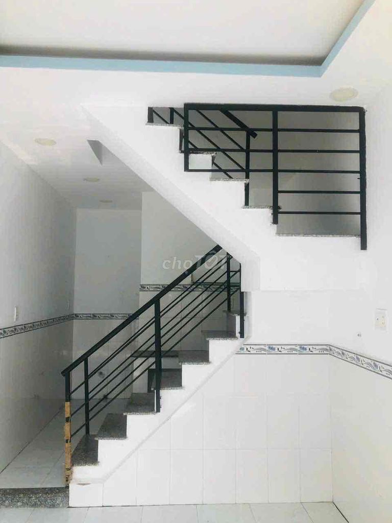 Modern Two-Bedroom House Near Railway Junction