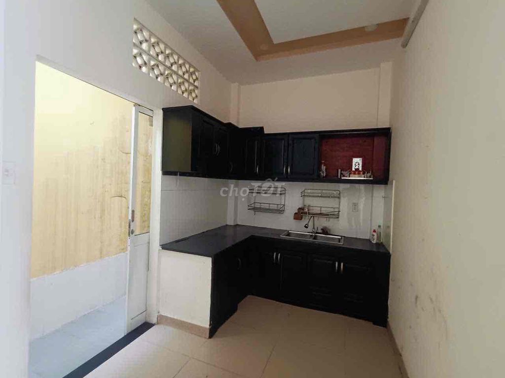 2-Bedroom House with Air Conditioning, Modern Kitchen