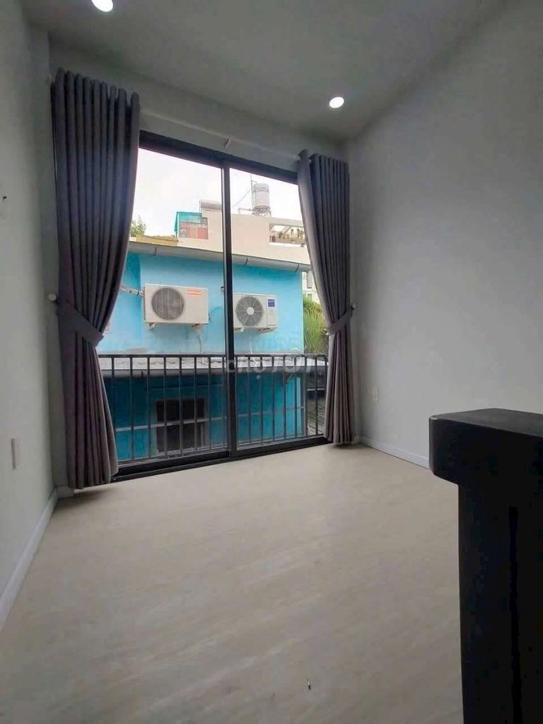Modern 1-Bedroom Apartment in District 10