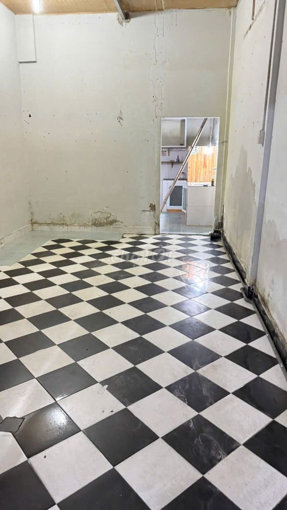 Ground Floor Shop House Near Lac Long Quan