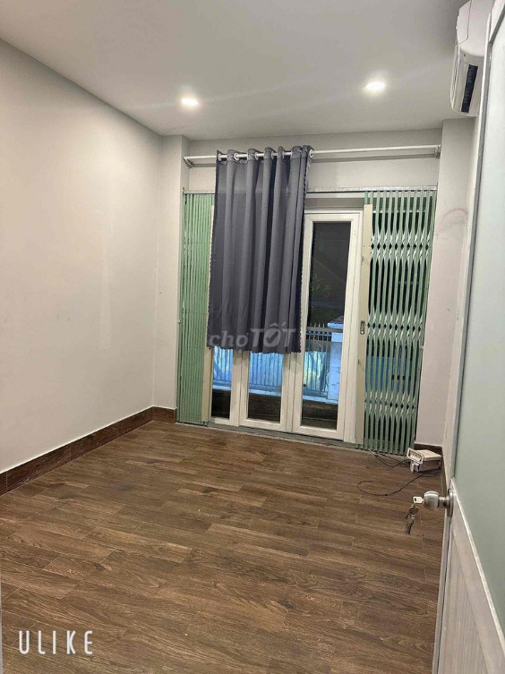Compact Space for Multiple Uses: Office, Nail Salon, Spa