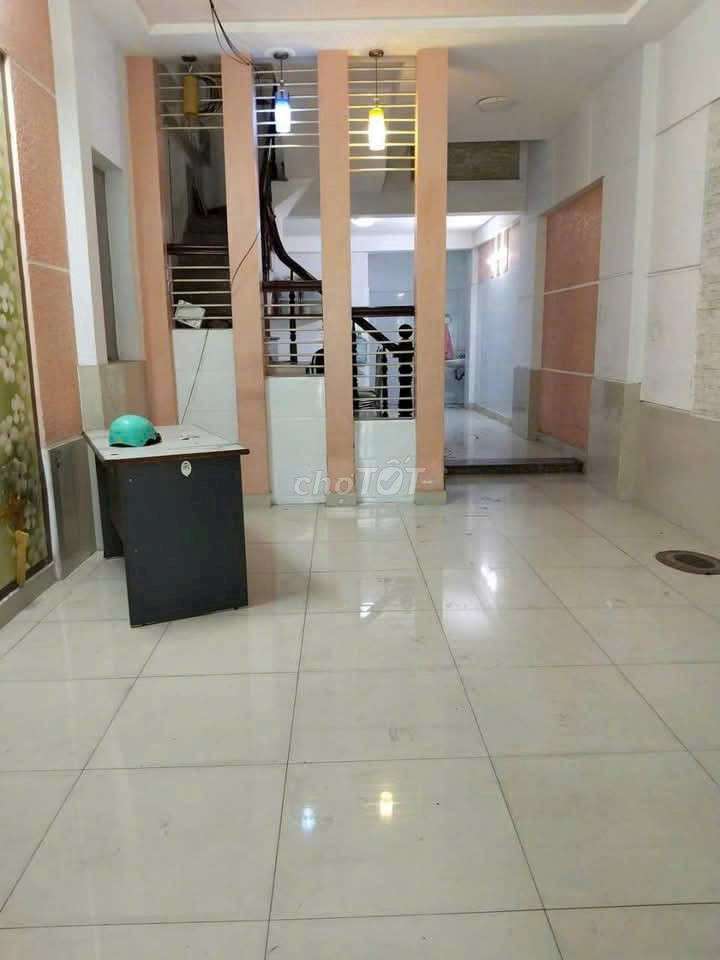 Two-Story House with 2 Bedrooms in District 12