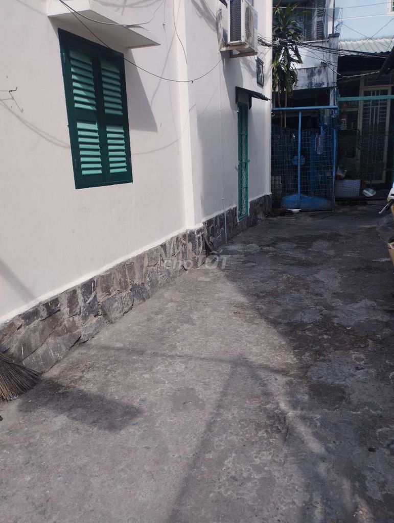 2-Bedroom House with AC near Hoa Binh Market