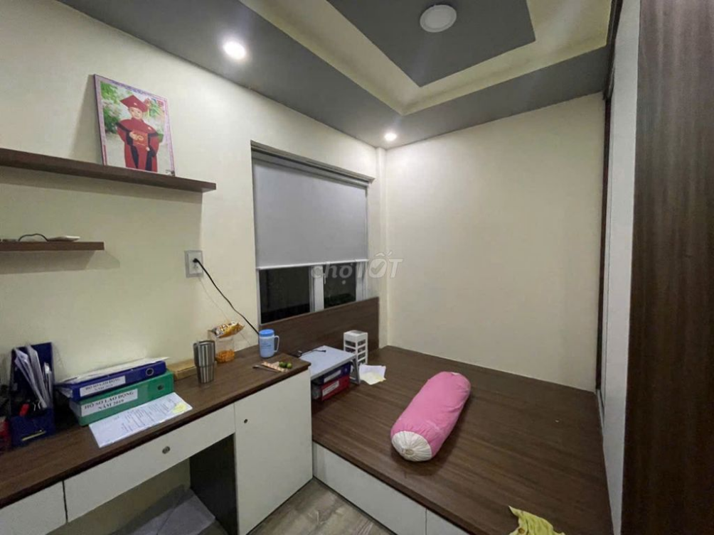 Compact apartment near school in Lac Long Quan, District 11
