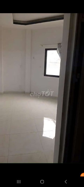 Spacious 4-Bedroom House with Multiple Floors