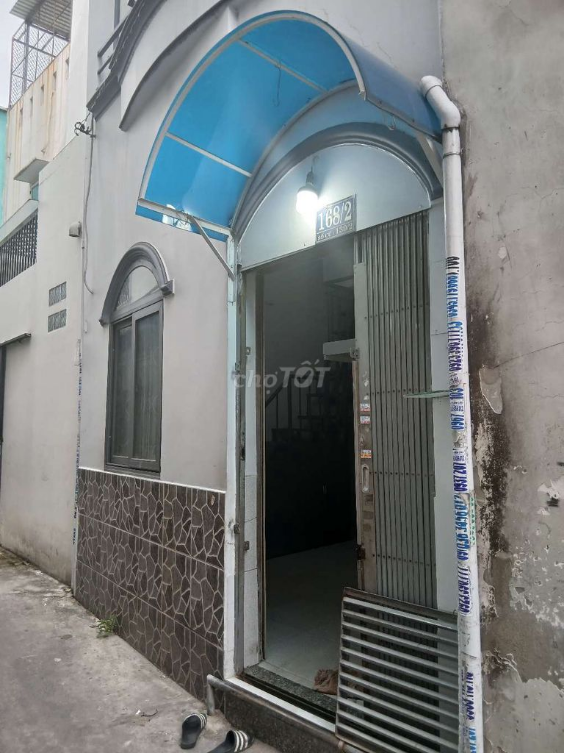 1-Story House with 2 Bathrooms, Near Main Road