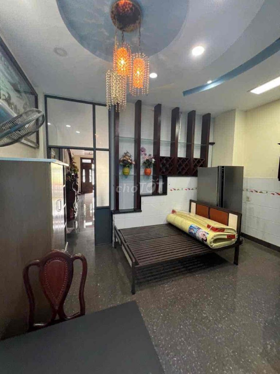 Spacious Rental with Parking and Laundry Area