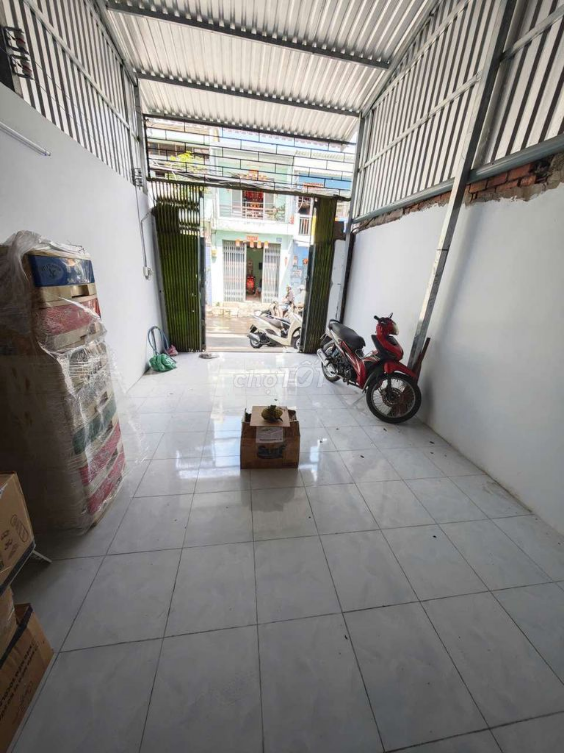 Spacious Frontage Property with Multiple Rooms