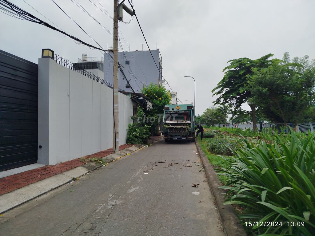 Modern Townhouse Near Administrative Center