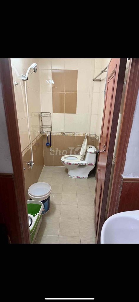 Spacious Private Room with Kitchen and Laundry
