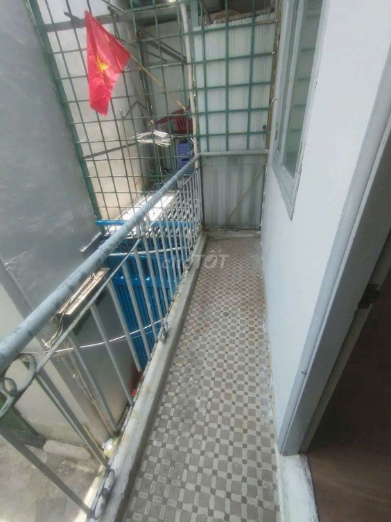 Ground floor + 1st floor house with 1 bedroom near Nơ Trang Long Street
