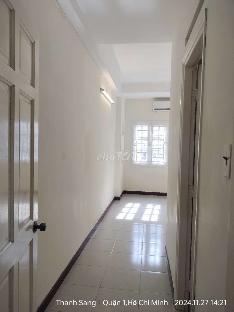 Modern 4-Story Townhouse with 5 Bedrooms