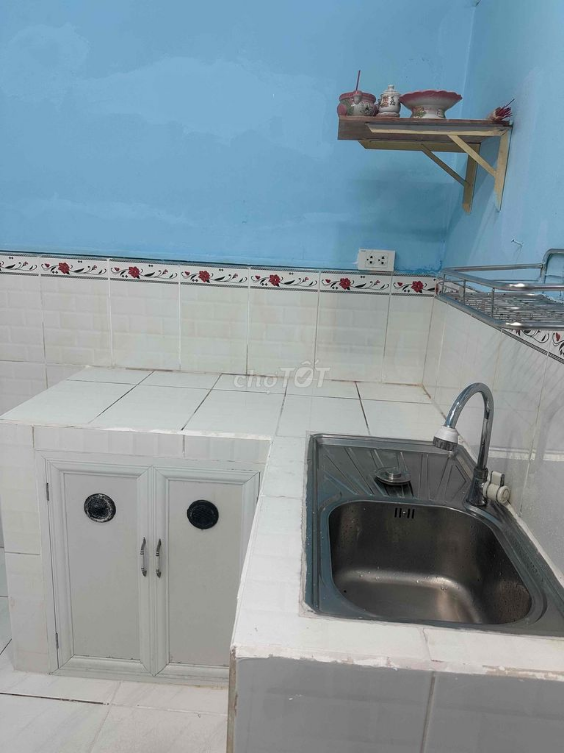 Small 25m² House Near Health Center, Secure Location