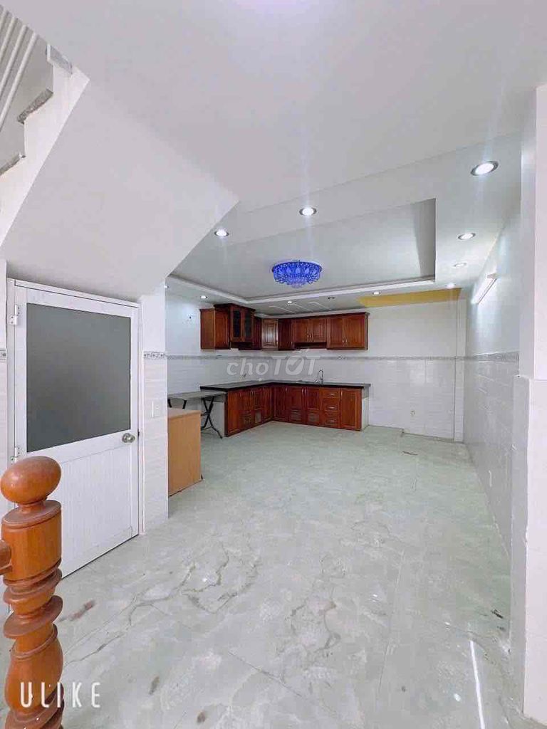 Modern Townhouse with Parking in Nha Be