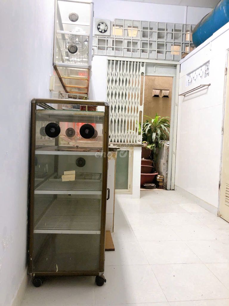Modern Two-Bedroom Townhouse with Full Amenities