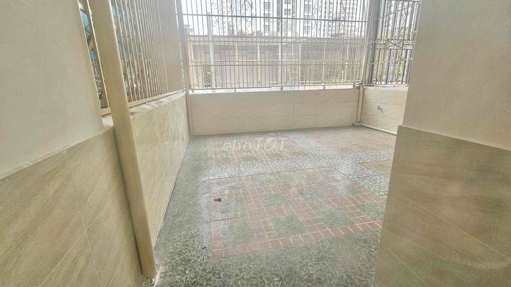 Spacious 4BR Townhouse Near Chanh Hung Bridge