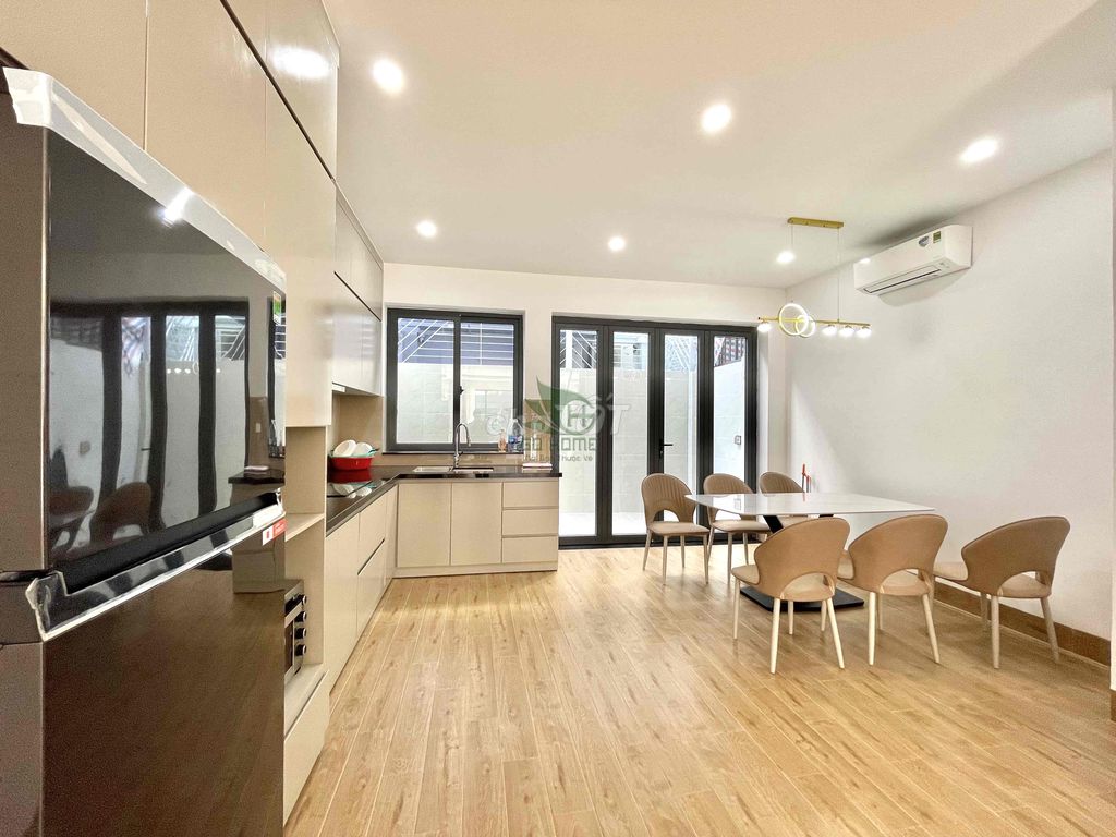 Modern 3-Bedroom Townhouse with Full Furniture