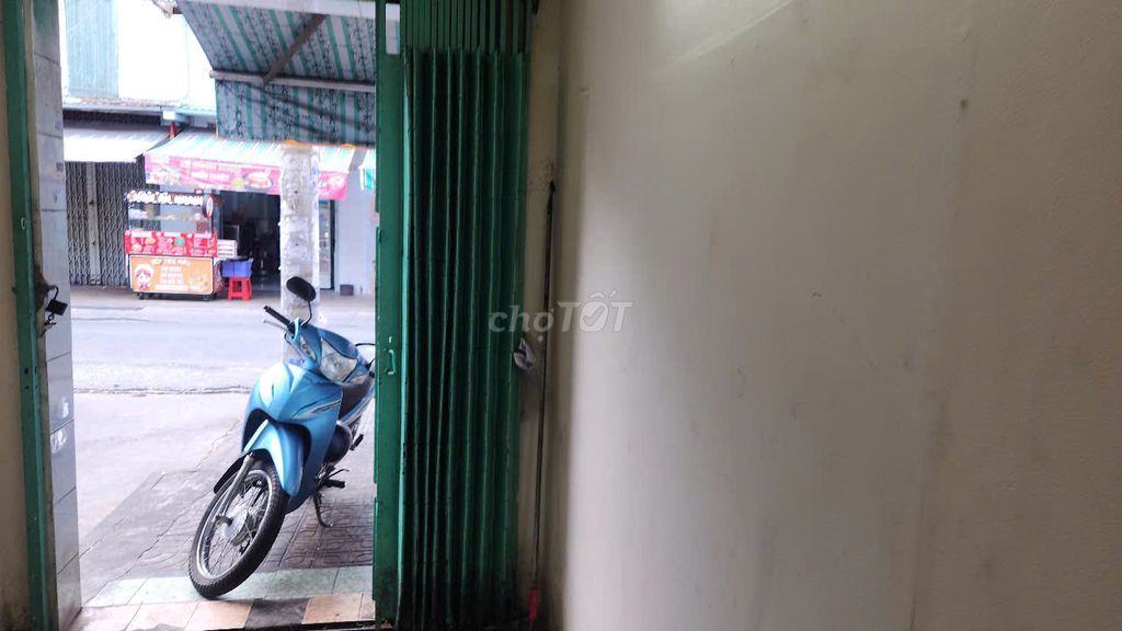Compact Commercial Space in Xóm Đất, Ideal for Cafe or Small Business