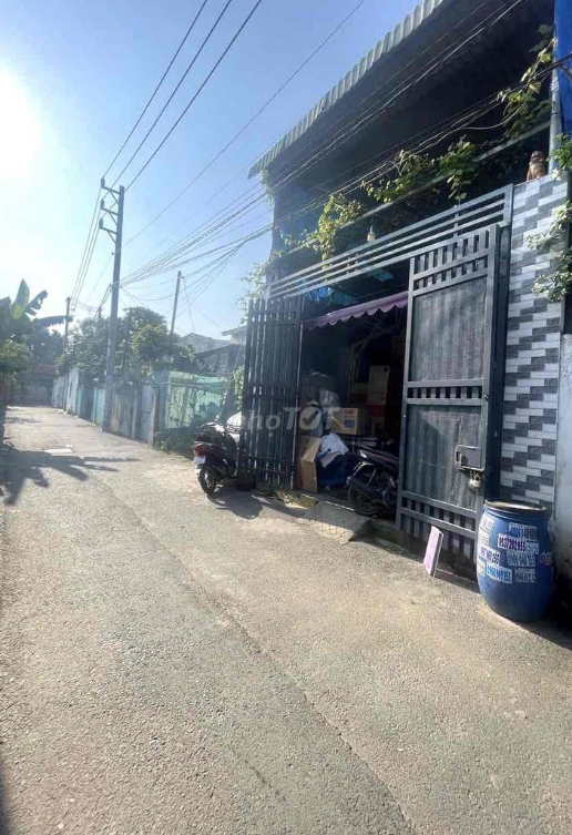 House near Big C - Dong Hoa, with parking, 87m²