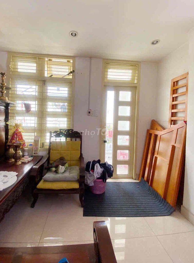 Modern 3-Bedroom Townhouse Near Phan Xich Long