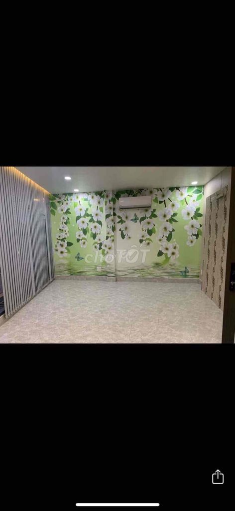 Modern Shop Front Property with Full Amenities