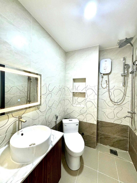 Rental Property near Dam Sen, Q11, Lac Long Quan Street