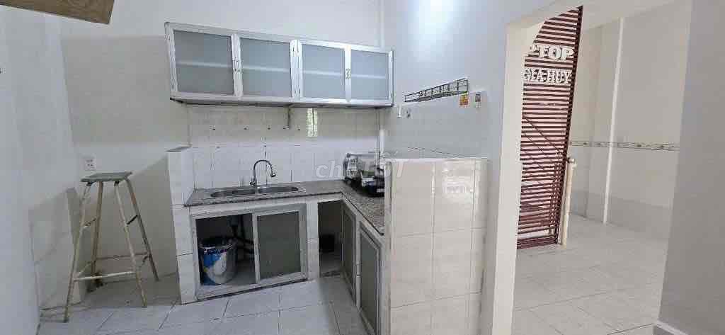 2-Floor House Near Markets and Hospitals