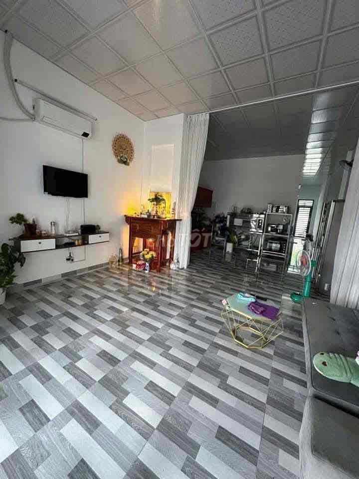 150m² House with 2 Bedrooms Near Government Office