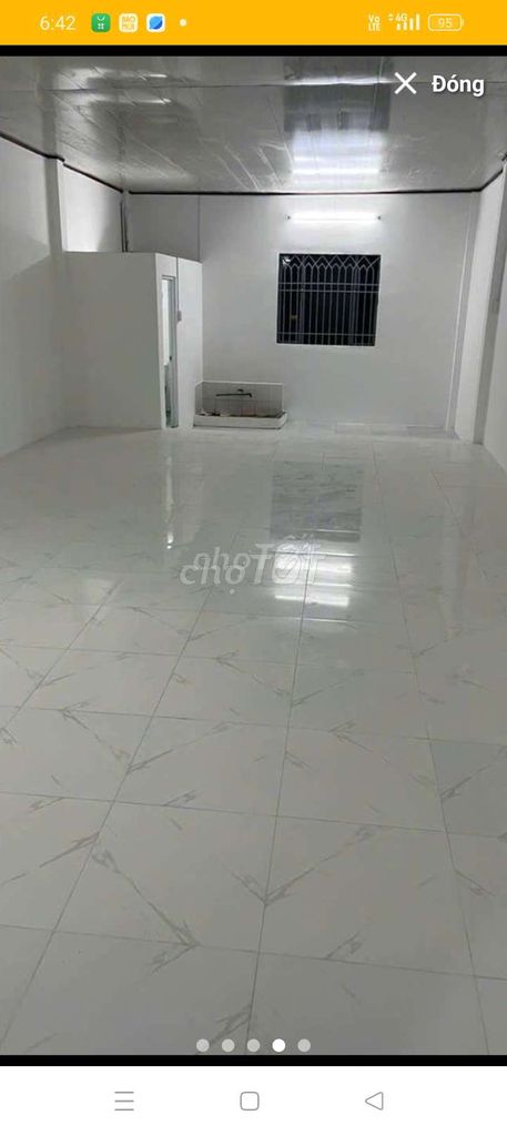 Spacious Room Near Schools and Markets