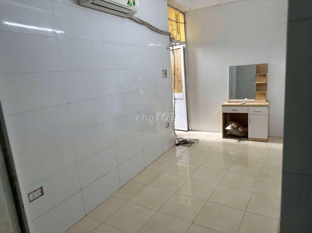 5-Floor House with 3 Bedrooms in Hoan Kiem