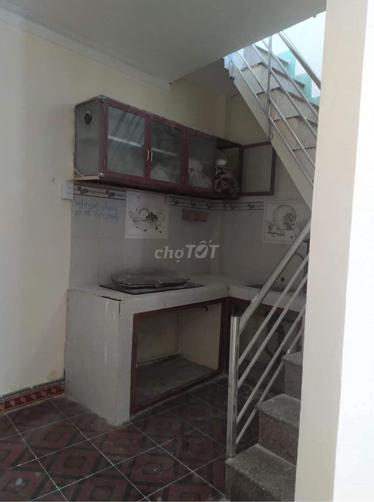 Spacious House with 2 Bedrooms, Secure Area