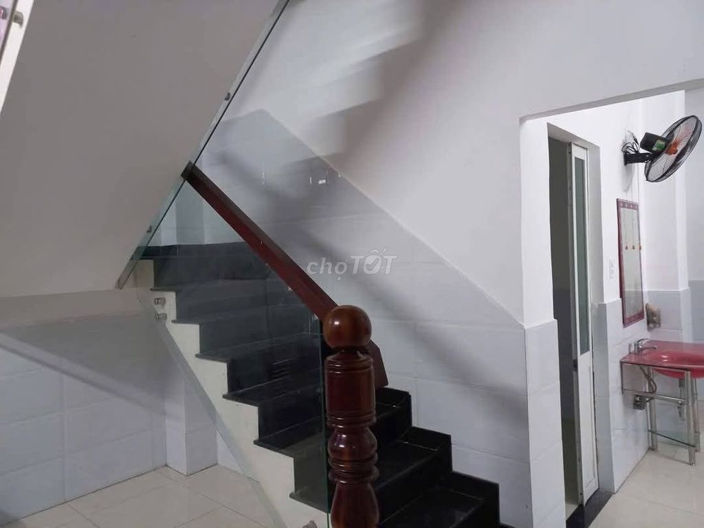 Modern 3-Bedroom House with Air Conditioning